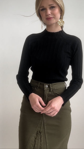 Ribbed Turtleneck-Black